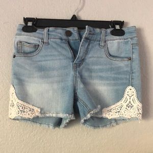 girl’s shorts